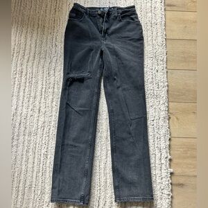 Women’s Black Hollister Ultra High Rise Stacked Vintage Straight Jeans. Size 3R